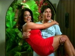 Dva a pol chlapa 07x16 - Tinkle Like a Princess (Tinkle Like a Princess)