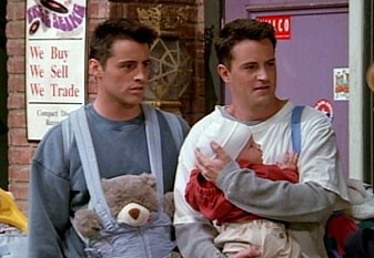 Priatelia 02x06 - Alergická reakce (The One with the Baby on the Bus)