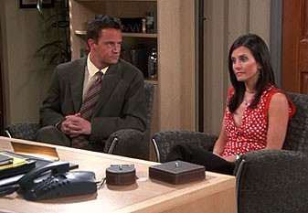 Priatelia 09x22 - Dárce (The One with the Donor)