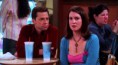 Dva a pol chlapa 02x10 - Losos pod svetrem (The Salmon Under My Sweater)